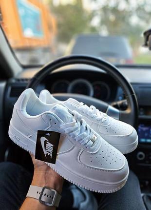 Nike Air Force Noires & Blanches